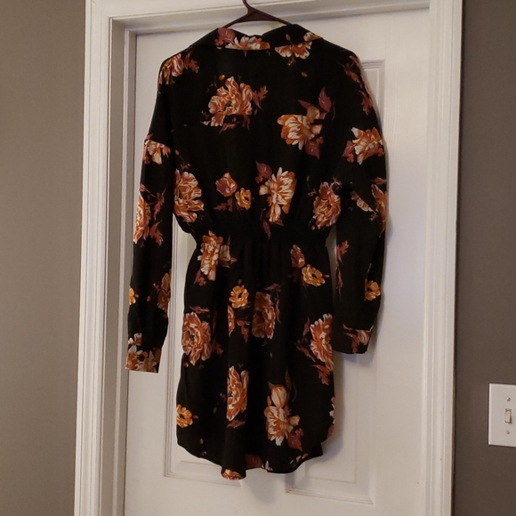 Charlotte Russe Floral Shirt Dress - Picture 2 of 6